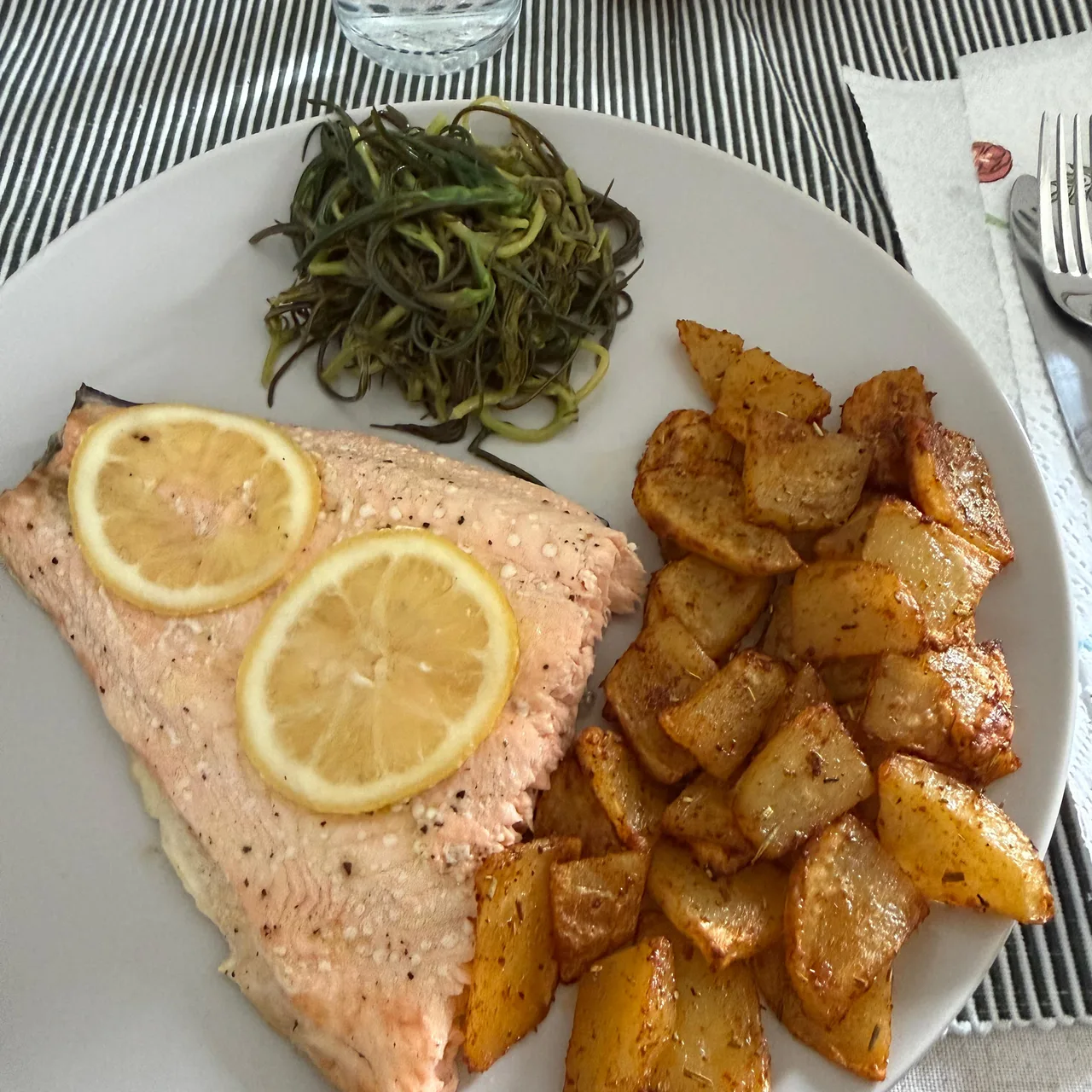 Salmone, patate e agretti