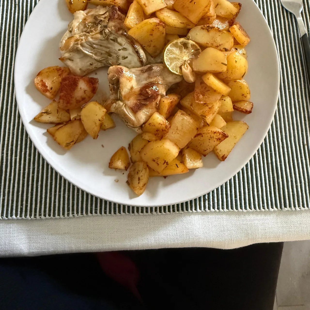 Coniglio al forno e patate